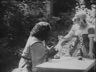 Wintaž provocative movie 8 - mousquetaire au restaurant 1910