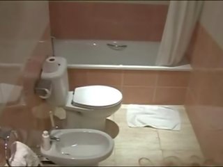 Skrytý camara naivka kúpeľ masturbácie